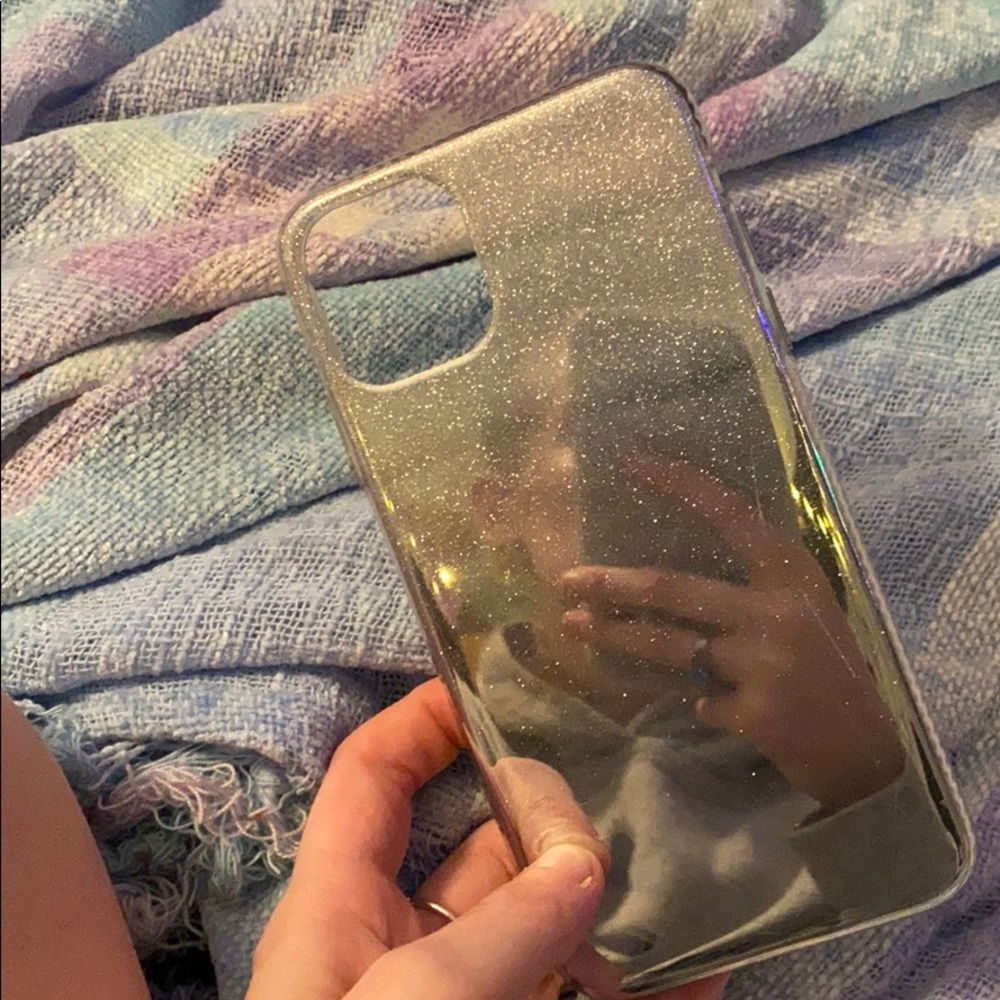 iPhone 11 Pro Max case - Picture 2 of 6